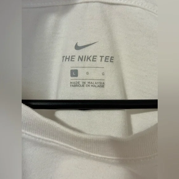 LG “THE NIKE TEE” CROP TOP! - Picture 3 of 5